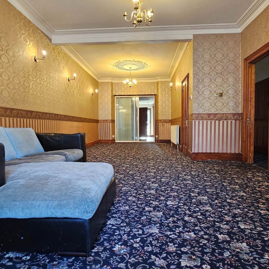 Guide Price £2,600 pcm - Available Now - Unfurnished - Photo 1