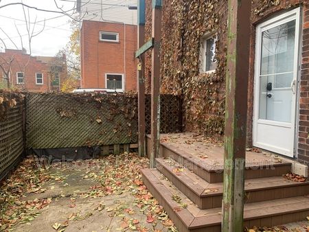 $1,850 / 2 br / 1 ba / Cozy & Bright Unit with Finished Basement in Central Hamilton! - Photo 2