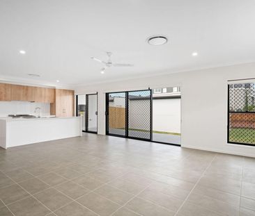 Welcome to 2 Baileys Lane, Park Ridge! - Photo 1