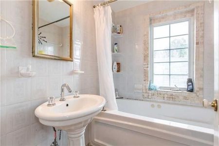 For Lease - 3 Holmesdale Crescent, Toronto, Ontario - Photo 4