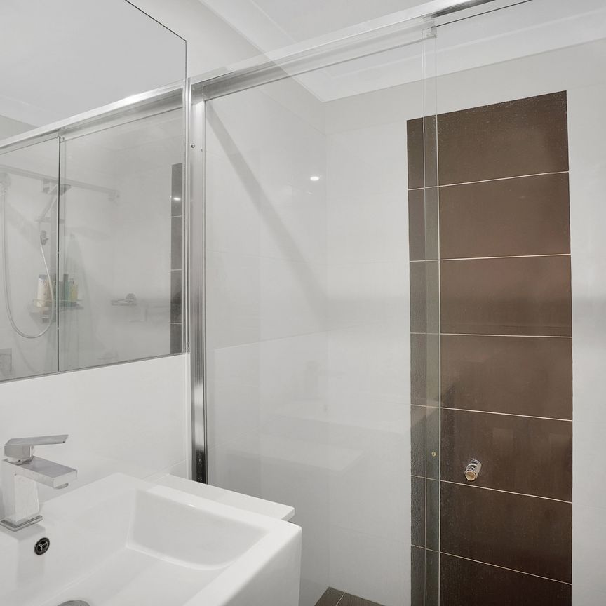 1/41 Eversley Terrace, Yeronga QLD 4104 - Townhouse For Rent | Domain - Photo 1