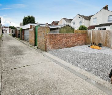 Woodstock Road, GOSPORT - Photo 3
