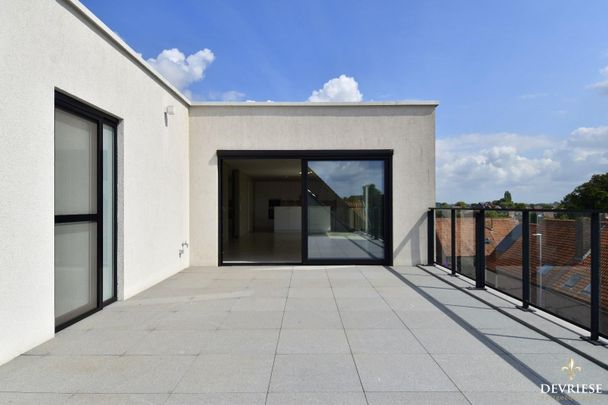 Prachtige penthouse met 2 slaapkamers en groot terras te centrum Ledegem - Foto 1