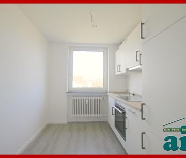 ais GmbH bietet an: 3 Zimmer Wohnung mit Balkon und Einbauküche! - Photo 1