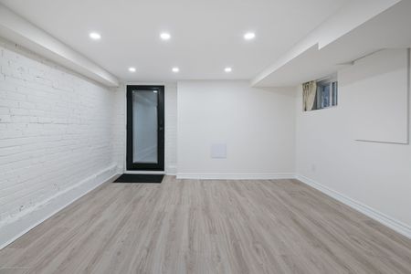 For Lease - 208 Cedarvale Avenue, Toronto, Ontario - Photo 2