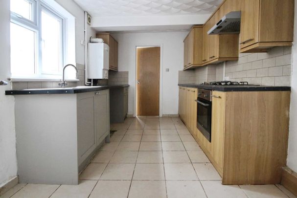 Maxwell Street, Swindon, Swindon, SN1 - Photo 1