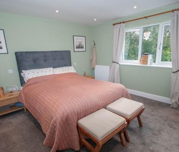 5 bedroom semi-detached house to rent - Photo 6