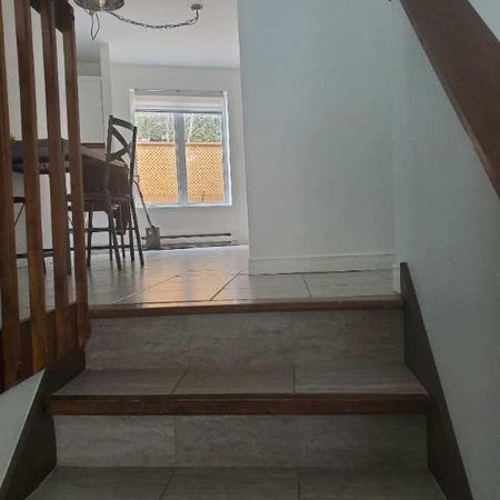 Superbe condo 4 1/2 à louer - Photo 3