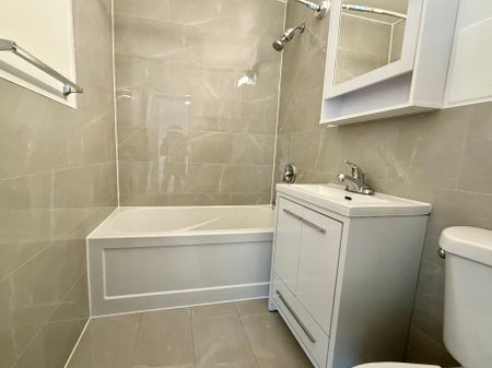 For Lease - 363 Lakeshore Road Unit# 208, Mississauga, Ontario - Photo 5