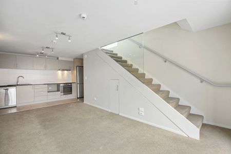 Stylish two-bedroom apartment puts you in the heart of the city - Photo 5