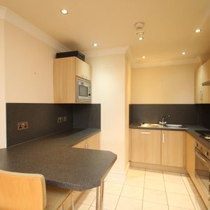 2 bedroom apartment to rent - Photo 2