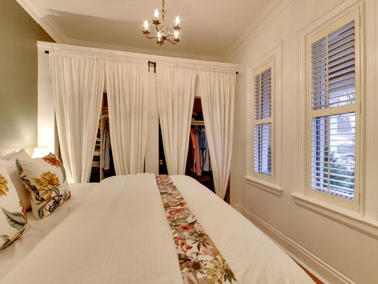 For Lease - 50 Lippincott Street, Toronto, Ontario - Photo 1