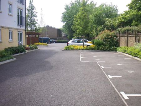 2 bedroom apartment to rent - Photo 4