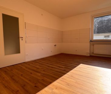 *** Wir modernisieren für Sie! Charmante 2-Zi.-Whg. + Wohnküche + M... - Photo 1