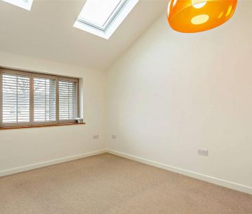 4 bedroom semi-detached house to rent - Photo 4