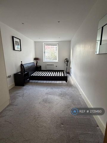1 bedroom flat to rent - Photo 3