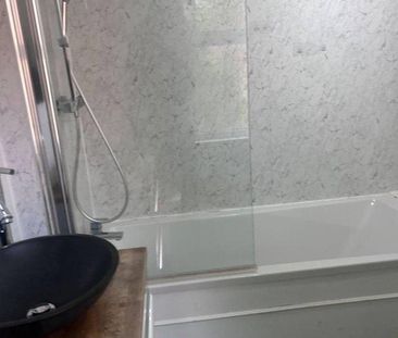 1 bedroom in a house share to rent - Photo 6