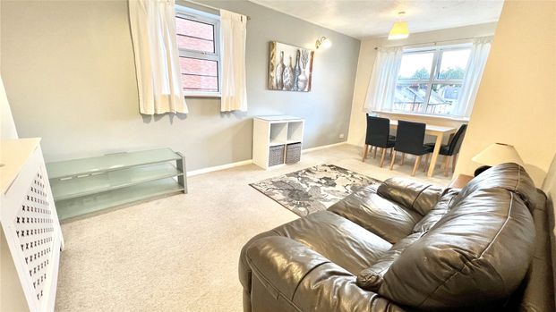 2 bedroom in Charles Place, Reading - Photo 1