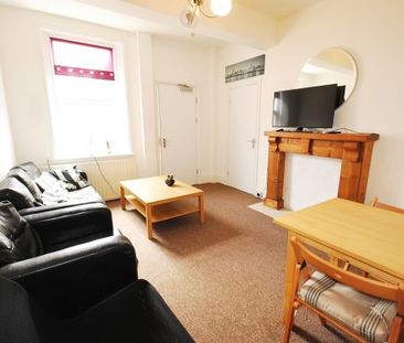 5 Bed - Hotspur Street, Heaton - Photo 2