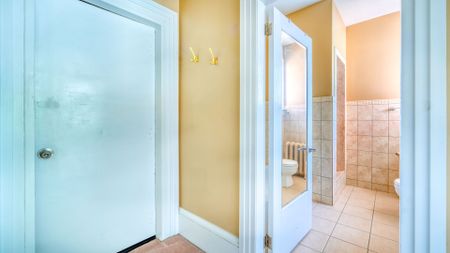 For Lease - 1110 Simcoe Street Unit# Upper #3, Oshawa, Ontario - Photo 2