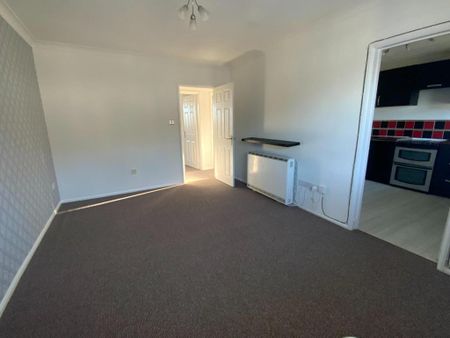 2 bedroom flat to rent - Photo 2