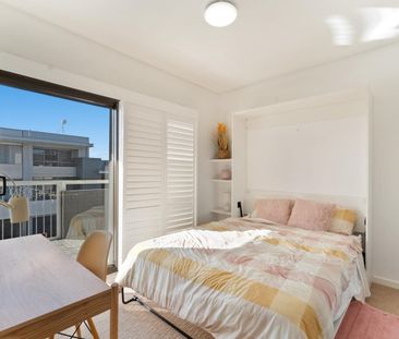 Fully Furnished Beachside Apartment - Photo 5