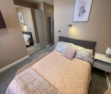 Ensuite Room - Photo 4