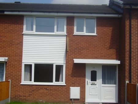 Four Bedroom Student Property Fully Refurbished - Photo 2