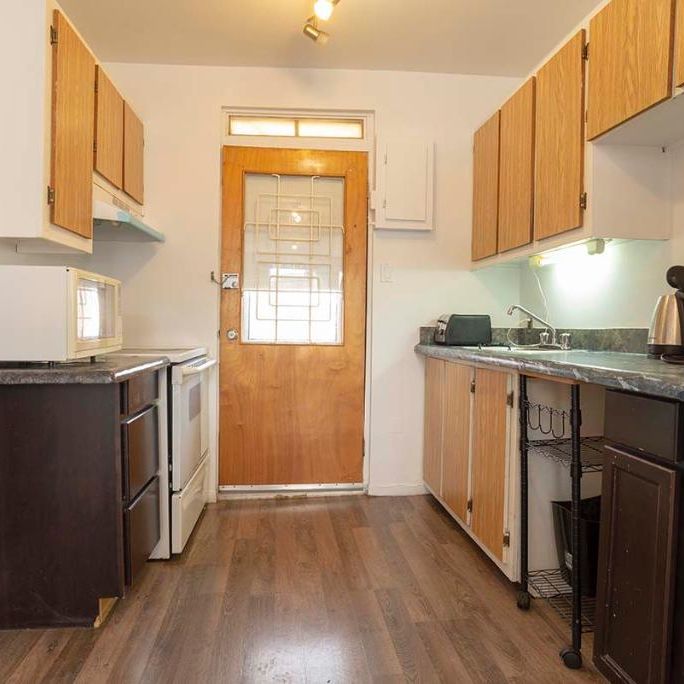 4 1/2 au deuxième étage près du métro Frontenac à louer - Photo 1