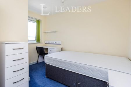 1 bedroom in a house share to rent - Photo 4