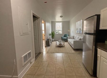 For Lease - 372 Darling Street Unit# 2, Brantford, Ontario - Photo 3