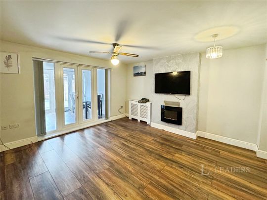 4 bedroom townhouse to rent Norden Way, Havant, Hampshire, PO9 - Photo 1