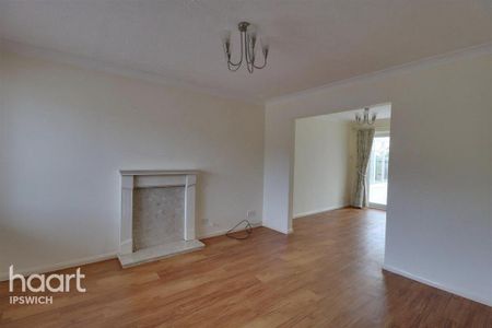 3 bedroom detached house to rent - Photo 2