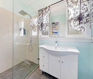 Well presented 3 bedroom family home - Photo 3