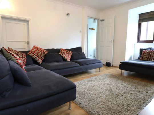 Detached house to rent on - Photo 1