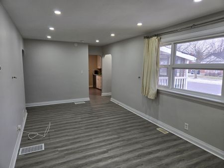 For Lease - 70 ADMIRAL Road Unit# MAIN, Ajax, Ontario - Photo 2