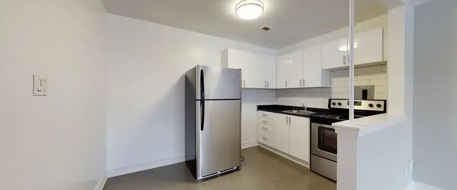 4 Greentree Ct, Toronto, ON M6M 2A5 | 4 Greentree Court, Toronto - Photo 1