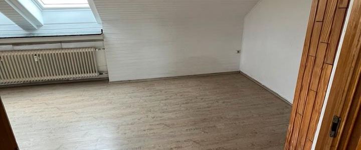 Helle 2-Zimmer-Dachgeschosswohnung in Solingen-Höhscheid - Foto 1