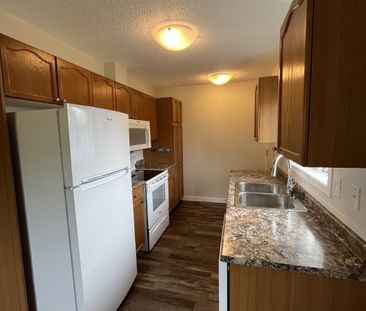 LESSARD DUPLEX - 10306 - Photo 4