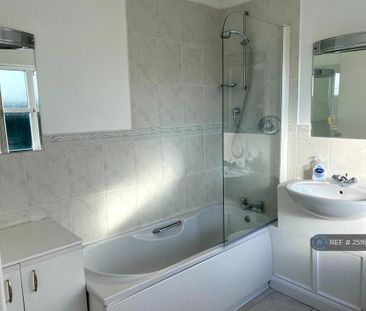 3 bedroom detached house to rent - Photo 6
