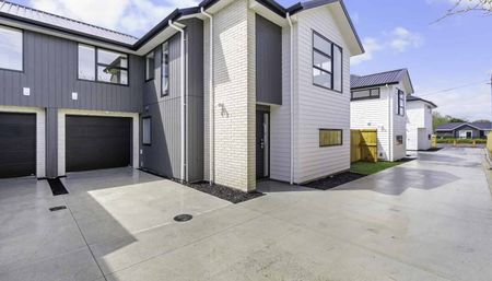 Brand new townhouses fantastic for the family - Photo 5