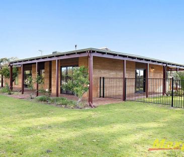 “Beautiful Bushland Retreat - Extra Shed Storage” - Photo 4