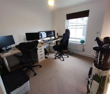 2 bedroom end of terrace house to rent - Photo 3