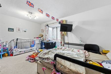 Studio Flat, Gilpin Close, CR4 - Photo 3