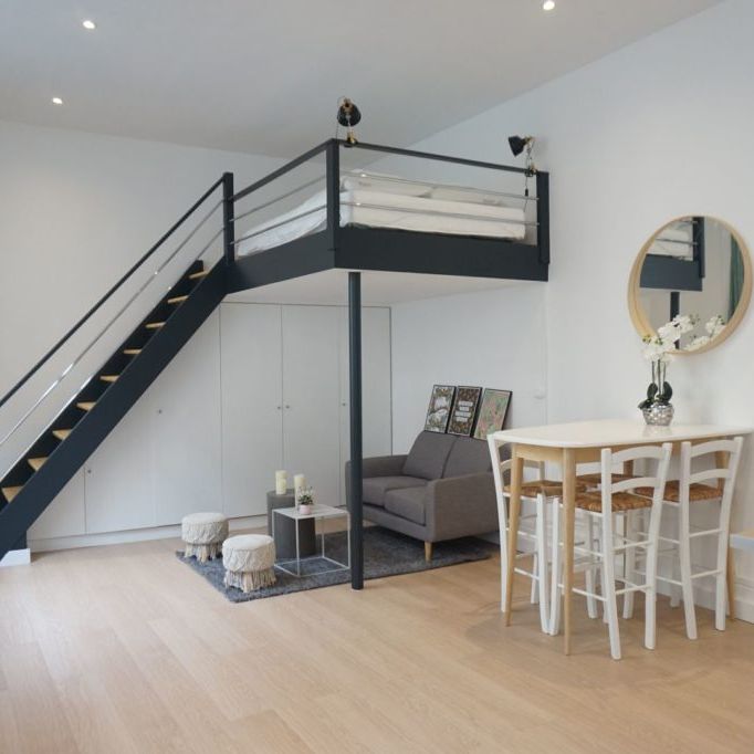 Superbe studio meublé situé rue Patou à Lille. réf G307-9 - Photo 1