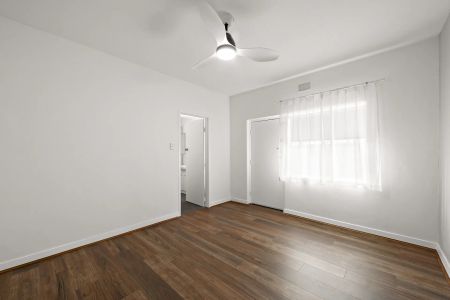 Quality apartment living in popular locale - Photo 4