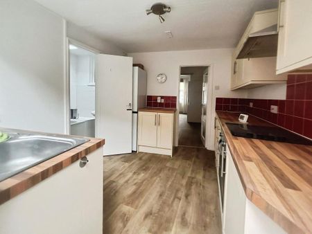 2 bedroom terraced house to rent - Photo 2