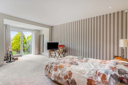 Chaddesley Glen, Poole, Dorset, BH13 - Photo 4