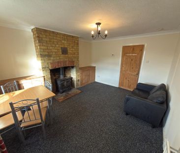 2 bedroom end of terrace house to rent - Photo 2