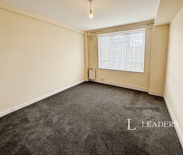 2 bedroom apartment to rent Terminus Road - Photo 3
